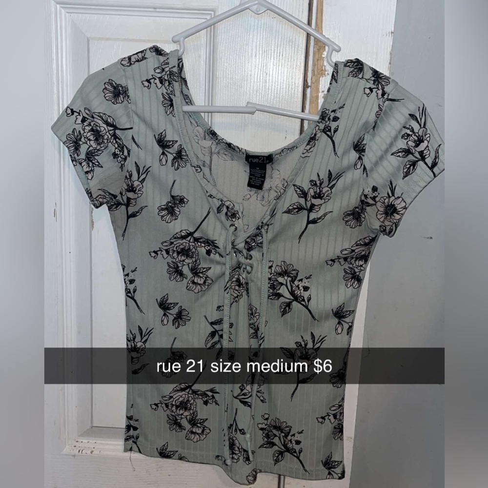 Womens Rue 21 top